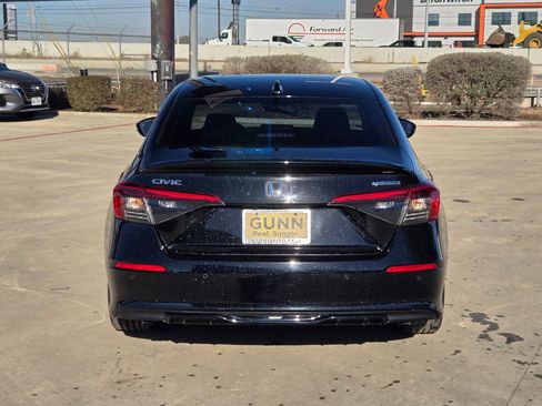 Used 2024 Honda Civic Touring image 4