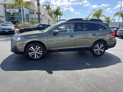 Used 2018 Subaru Outback 3.6R Limited AWD/4WD image 6