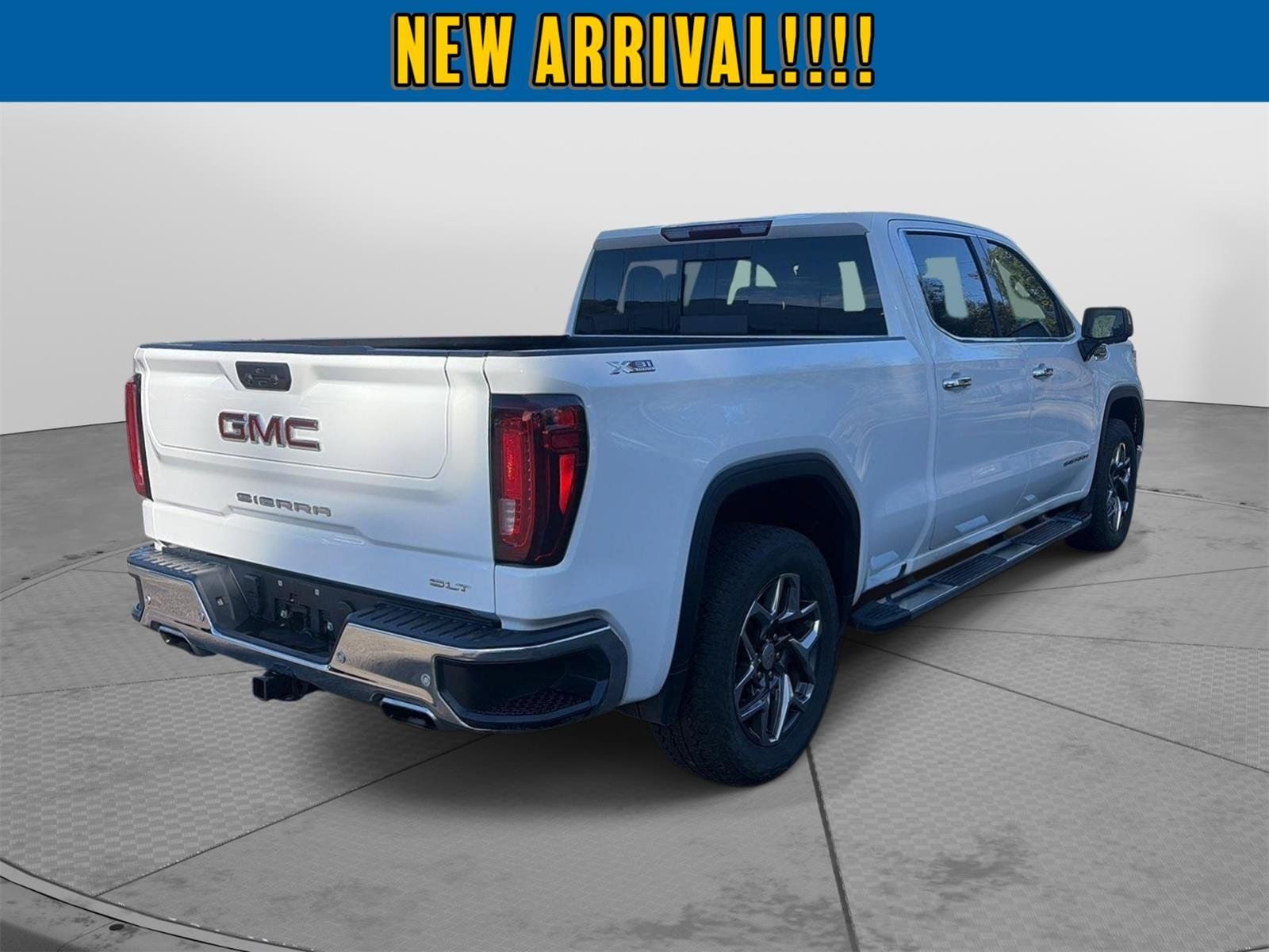 Used 2026 GMC Sierra 1500 SLT w/ SLT Premium Package AWD/4WD image 6