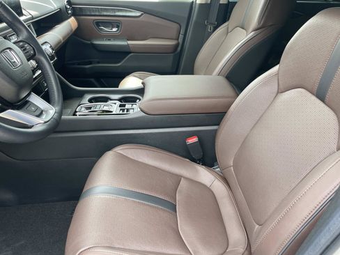 Certified 2025 Honda Pilot Elite image 18