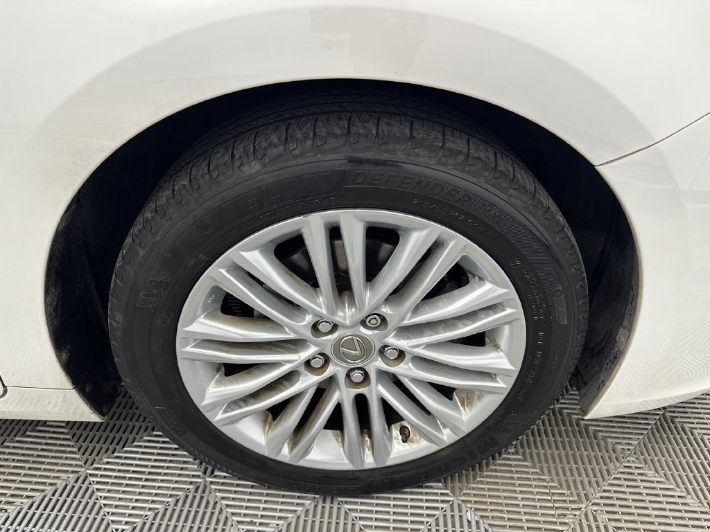 Used 2014 Lexus ES 350 w/ Luxury Package FWD image 13