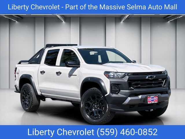 New 2026 Chevrolet Colorado Trail Boss w/ Midnight Edition AWD/4WD image 1