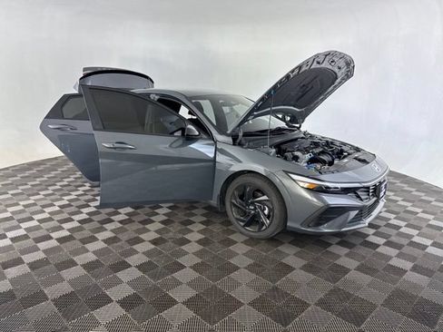 Used 2026 Hyundai Elantra Sport FWD image 13