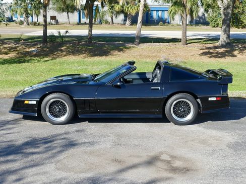 Used 1986 Chevrolet Corvette Coupe image 15