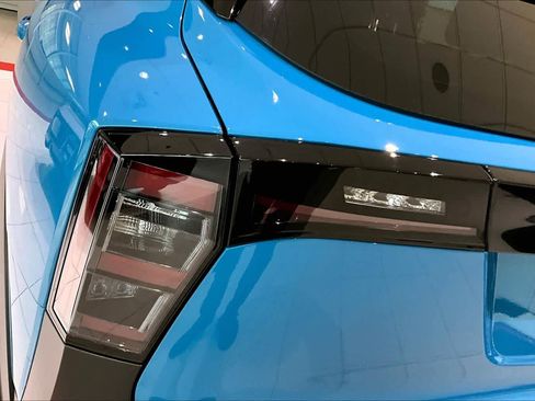 New 2025 Nissan Kicks SR image 12