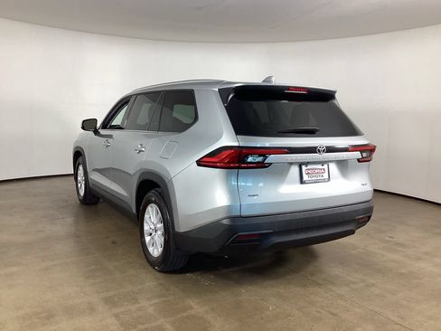 Used 2024 Toyota Grand Highlander AWD image 7