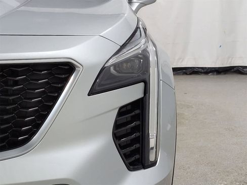 Used 2022 Cadillac XT4 Sport w/ Cold Weather Package image 11