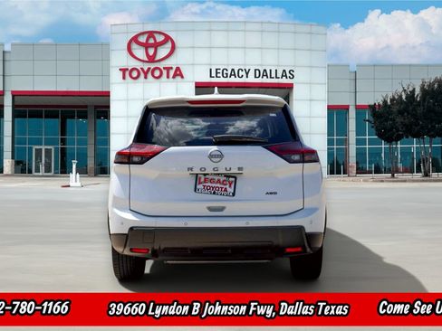 Used 2025 Nissan Rogue SV AWD/4WD image 8