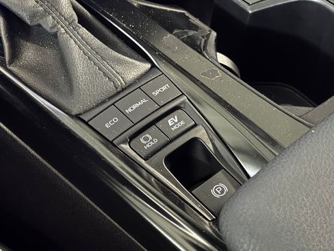 Used 2025 Toyota Camry SE FWD image 24