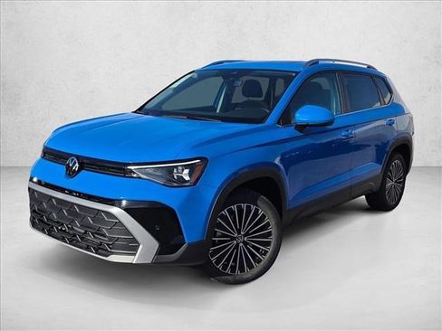 New 2026 Volkswagen Taos SE FWD image 1