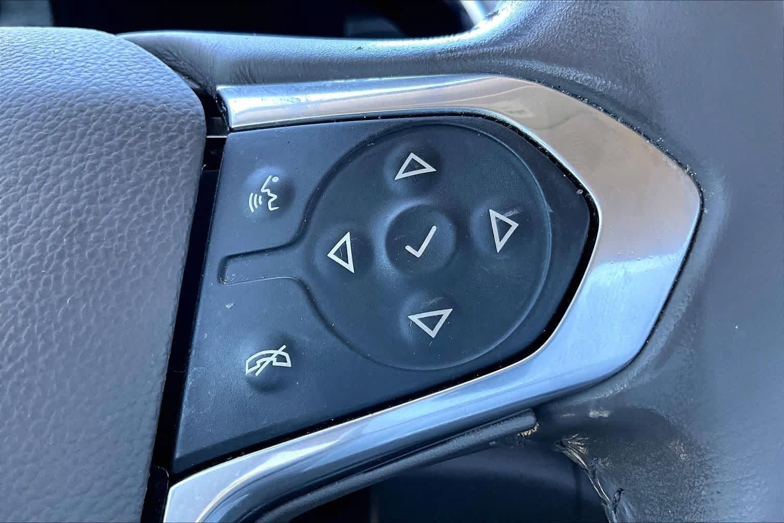 Used 2018 Chevrolet Traverse LT w/ LPO, Floor Liner Package FWD image 23