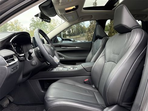 Used 2025 INFINITI QX60 Sensory w/ Vision Package image 9
