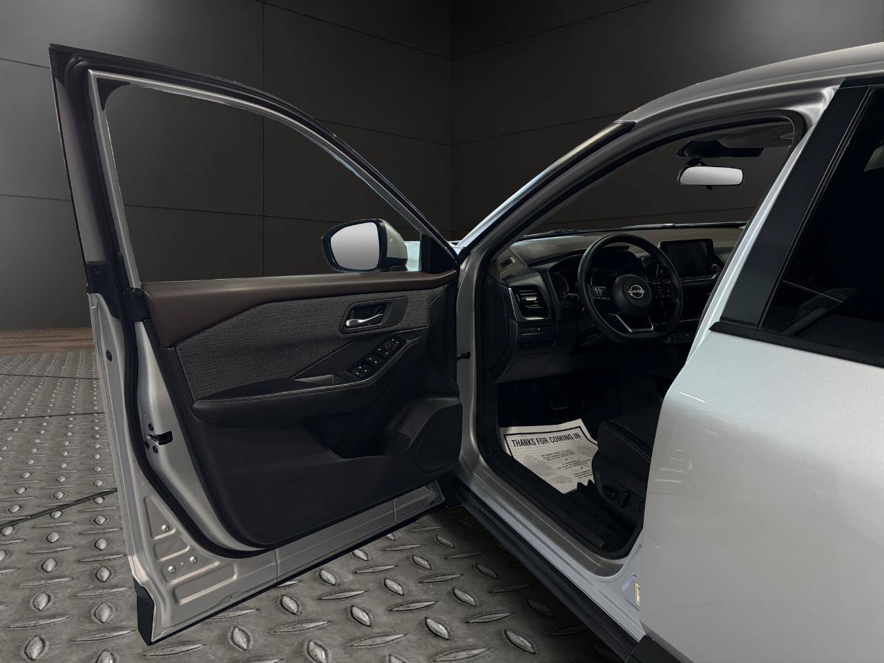 Used 2022 Nissan Rogue SV AWD/4WD image 18