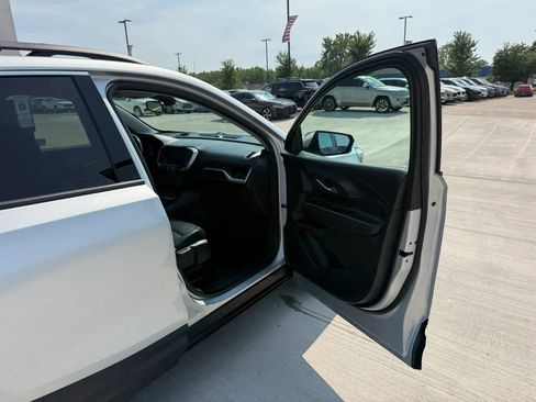 Used 2020 GMC Terrain SLT AWD/4WD image 24