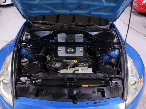 Used 2009 Nissan 370Z Touring w/ Sport Pkg image 9
