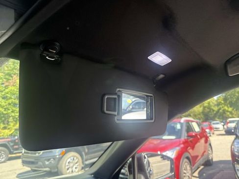 Used 2022 Volkswagen Tiguan SE R-Line image 30