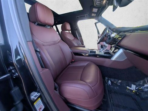 Used 2025 Land Rover Range Rover SE AWD/4WD image 25