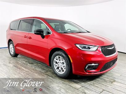 New 2026 Chrysler Pacifica Select