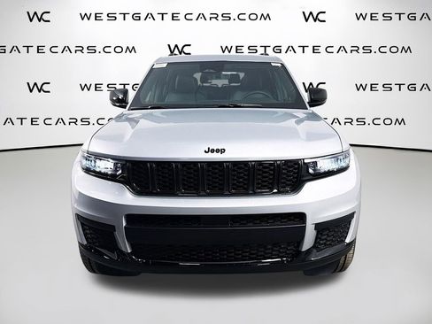 New 2025 Jeep Grand Cherokee L Laredo image 4