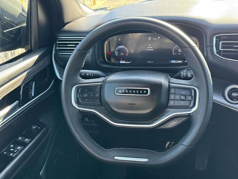 Used 2024 Jeep Wagoneer L Series II w/ Flexible Seating Group RWD image 13