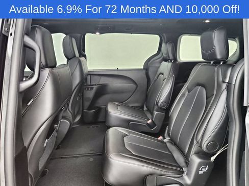 New 2026 Chrysler Pacifica Select w/ S Appearance Package FWD image 31