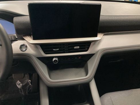 New 2026 Ford Explorer Active AWD/4WD image 21