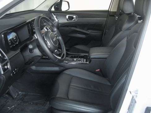 Certified 2023 Kia Sorento SX image 8