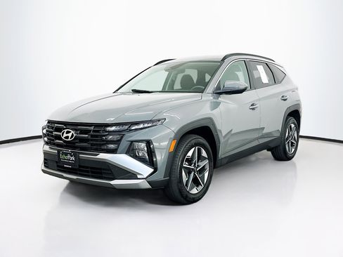 Used 2025 Hyundai Tucson SEL AWD/4WD image 3