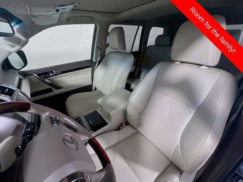 Used 2017 Lexus GX 460 Luxury w/ Preferred Accessory Package AWD/4WD image 21