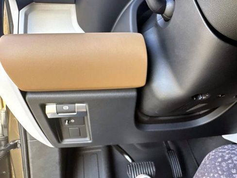 New 2026 Land Rover Defender 110 S image 28