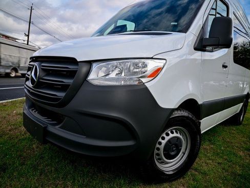 Used 2025 Mercedes-Benz Sprinter 2500 image 9