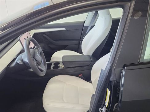 Used 2023 Tesla Model 3 Standard Range RWD image 4