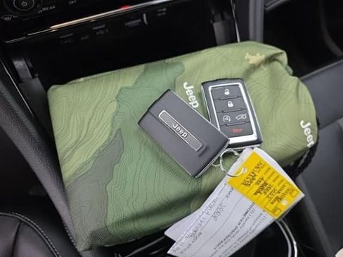 Used 2022 Jeep Grand Cherokee Limited 4xe AWD/4WD image 15