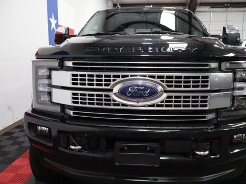 Used 2019 Ford F250 Platinum w/ Platinum Ultimate Package AWD/4WD image 4