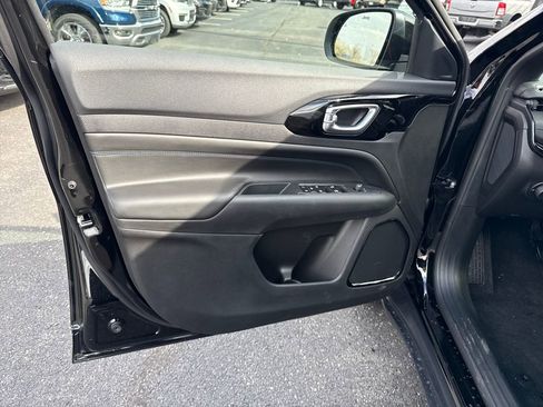 New 2026 Jeep Compass Limited image 10