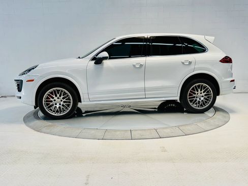 Used 2016 Porsche Cayenne AWD/4WD image 4