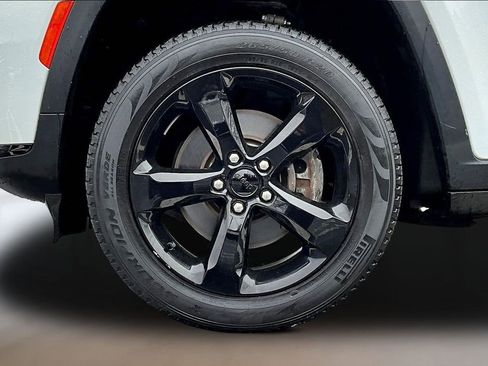 Used 2023 Jeep Grand Cherokee L Limited w/ Black Appearance Package image 34