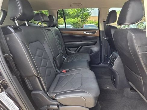 Used 2025 Volkswagen Atlas SE FWD image 26