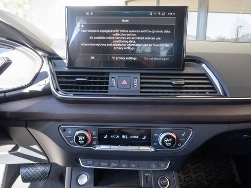 Used 2023 Audi Q5 2.0T Prestige w/ Prestige Package image 11