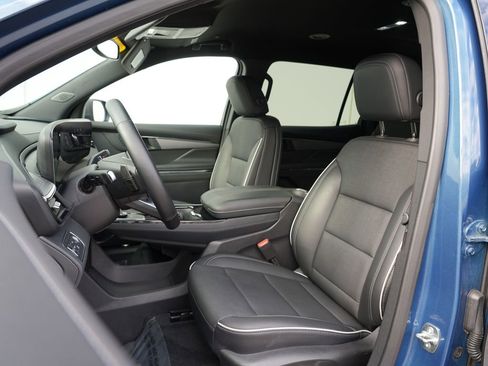 Used 2025 Buick Enclave Preferred image 12