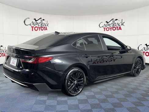 Used 2025 Toyota Camry SE FWD image 8