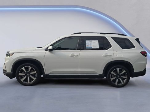 Certified 2024 Honda Pilot Touring image 2