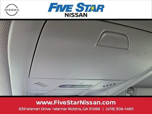 Used 2018 GMC Terrain SLT w/ Preferred Package FWD image 17