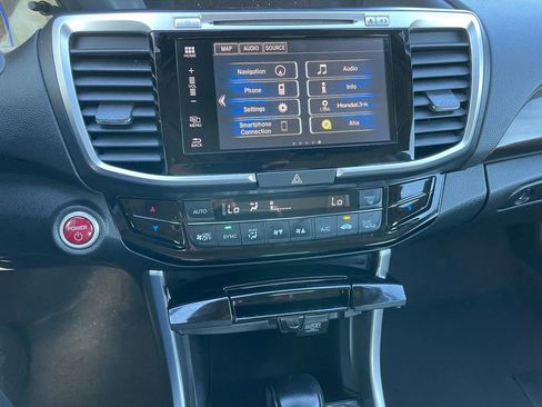 Used 2017 Honda Accord Touring image 18
