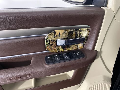 Used 2016 RAM 1500 Outdoorsman w/ Mossy Oak Package AWD/4WD image 17