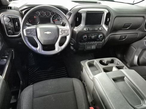 Used 2022 Chevrolet Silverado 1500 LT image 2