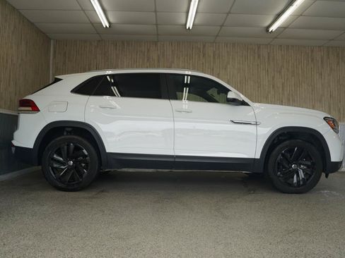 Used 2021 Volkswagen Atlas Cross Sport SE w/ Panoramic Sunroof Package FWD image 6