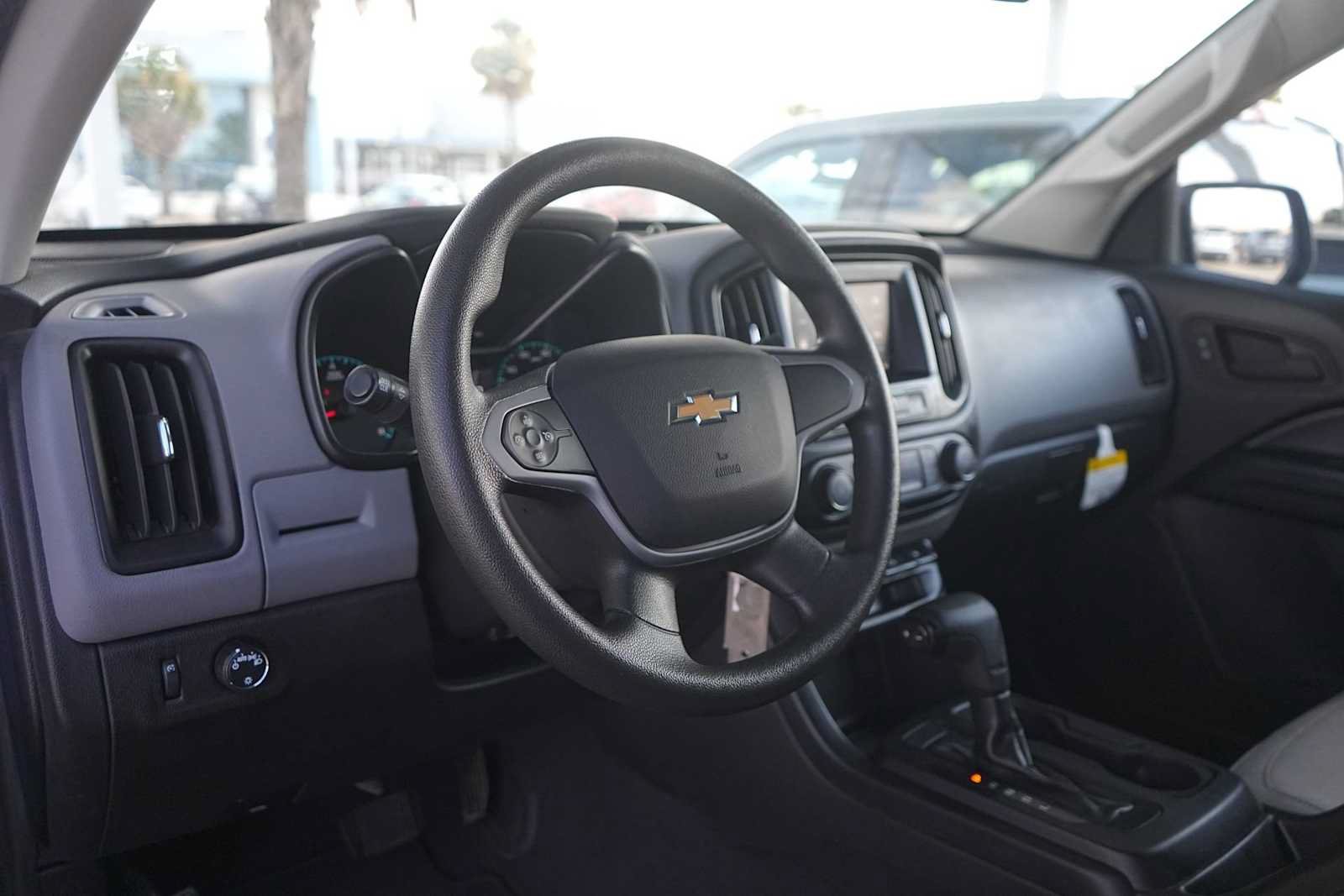 Used 2020 Chevrolet Colorado W/T w/ WT Convenience Package RWD image 2