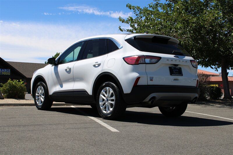 Used 2020 Ford Escape SE AWD/4WD image 9