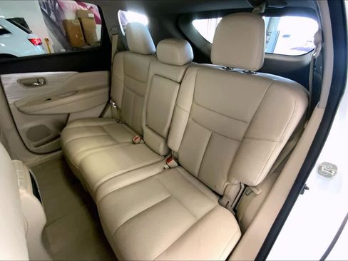 Used 2015 Nissan Murano Platinum w/ Platinum Technology Package image 27